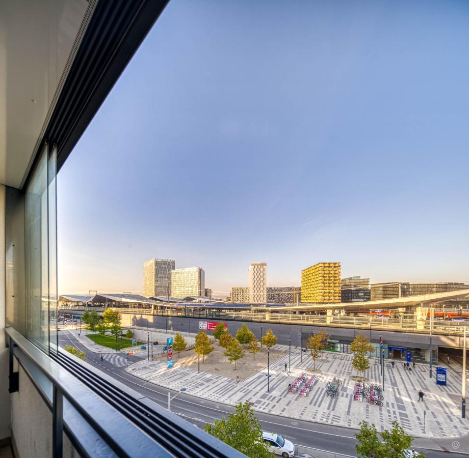 High Rise, Netflix, 2 Min To Main Station Lejlighed Wien Eksteriør billede